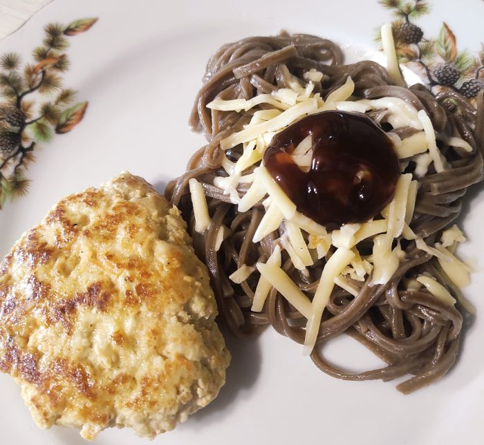 Котлетки куриный фарш+творог, первый опыт. Котлетки куриный фарш+творог, первый опыт.